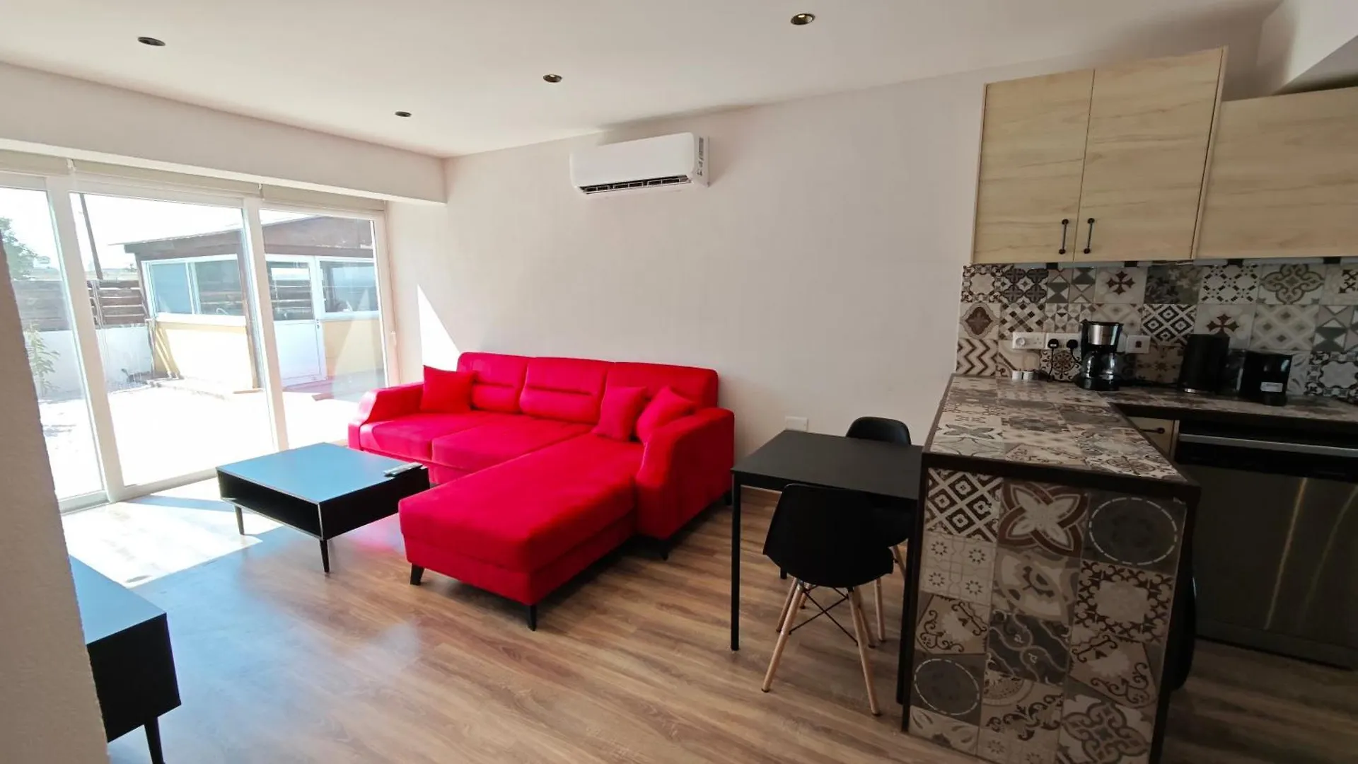 Kamares Larnaca Modern 1 Bedroom House 0*,