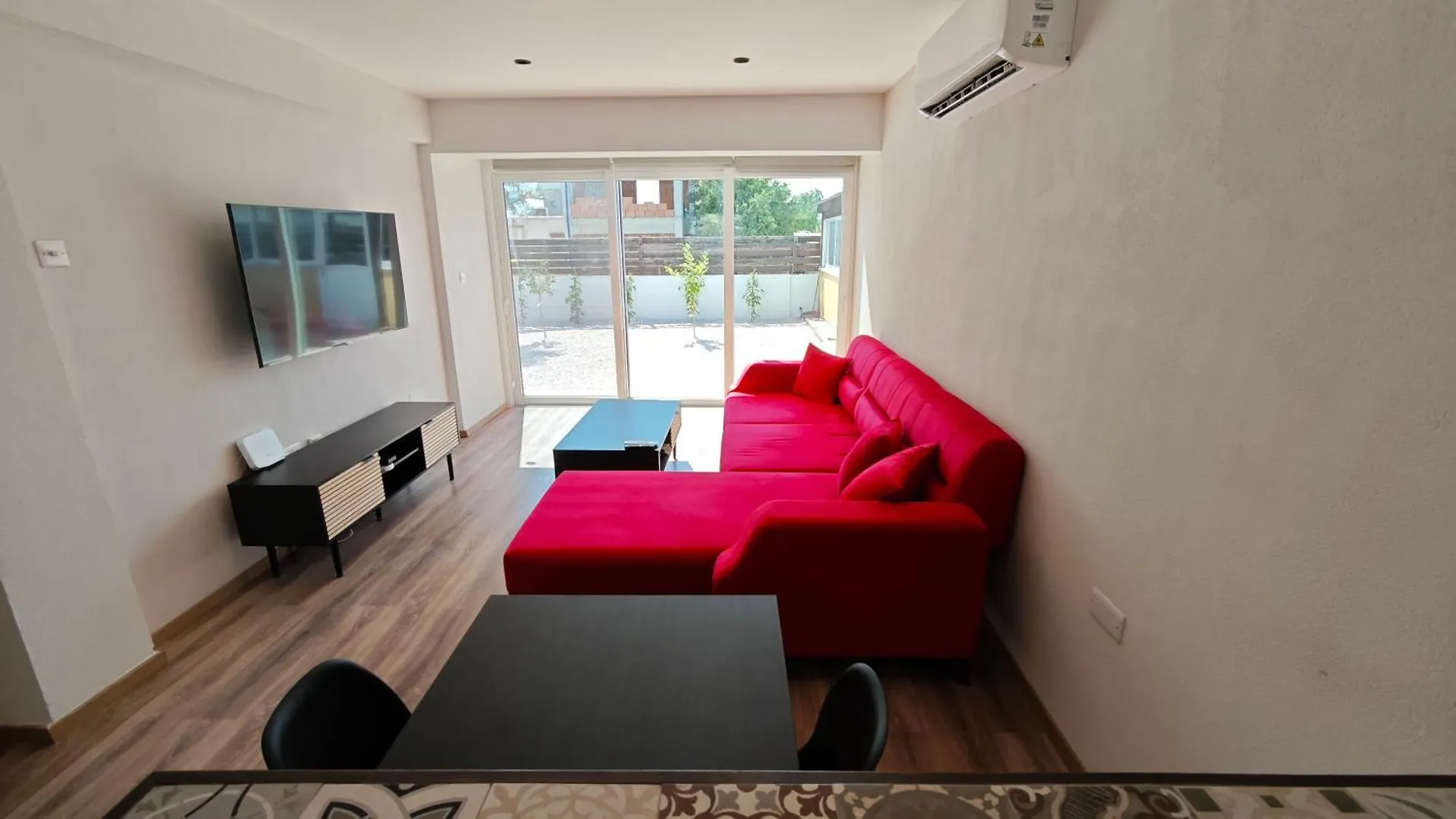 Kamares Larnaca Modern 1 Bedroom House Apartment